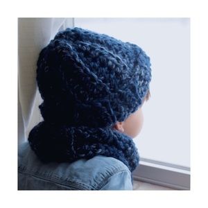 Bulky hat and cowl set